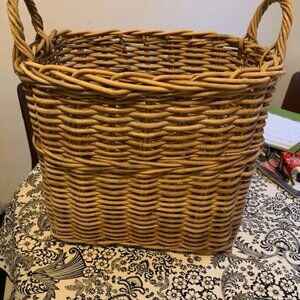 Wicker basket for decoration or wood/planter